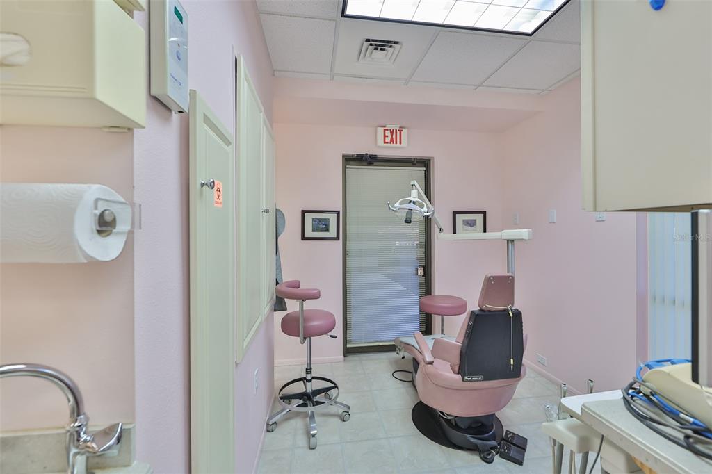 KENILWORTH - Commercial Sale