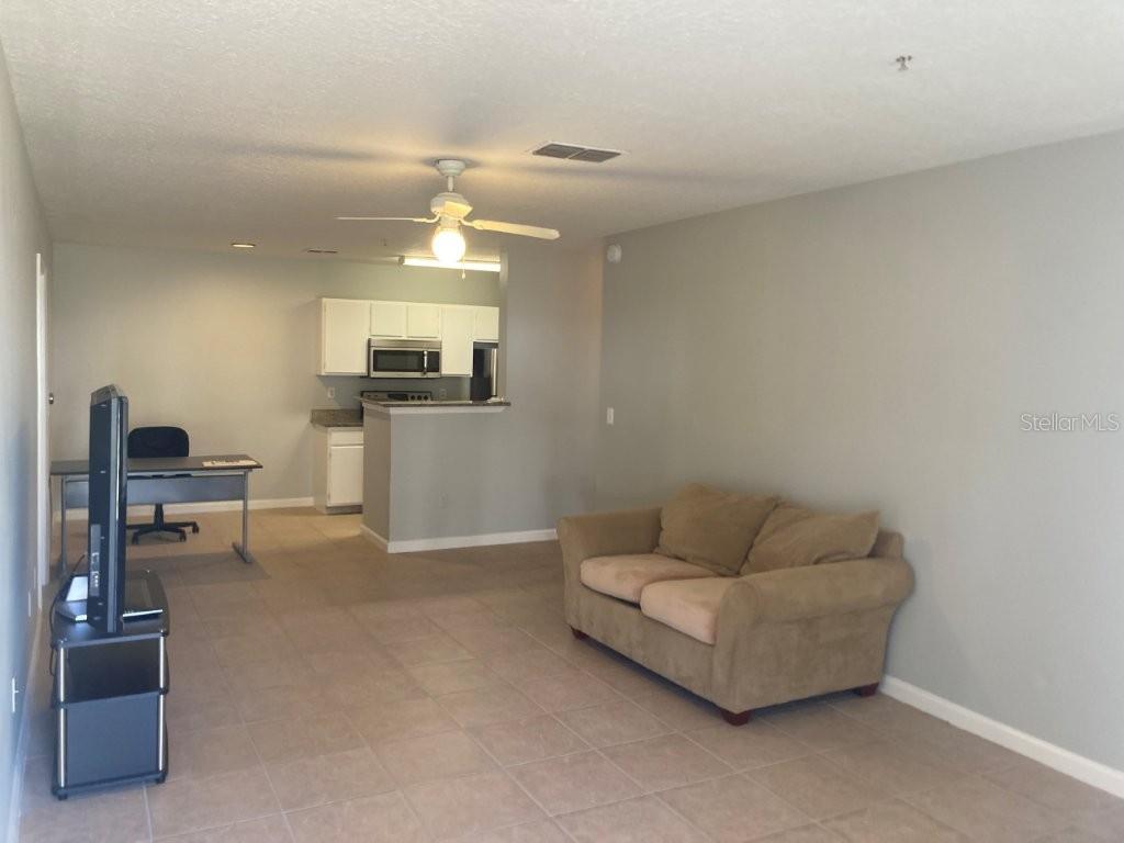 SUNERT LAKE - Residential