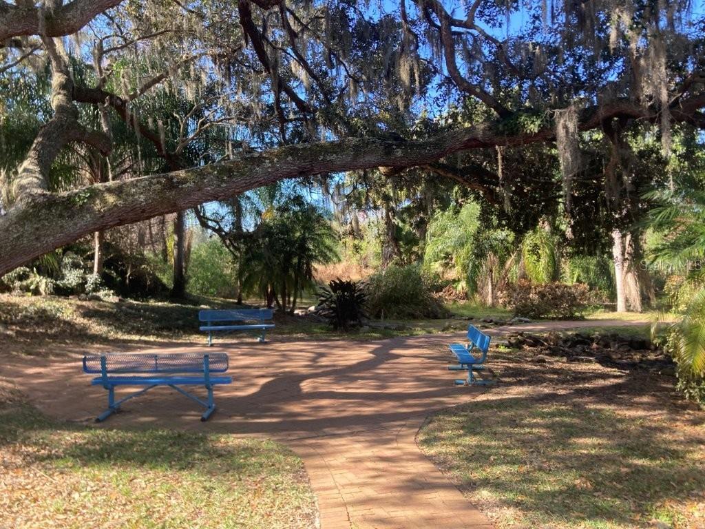 SUNERT LAKE - Residential