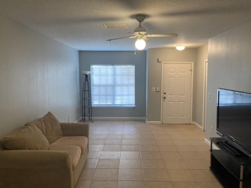 SUNERT LAKE - Residential