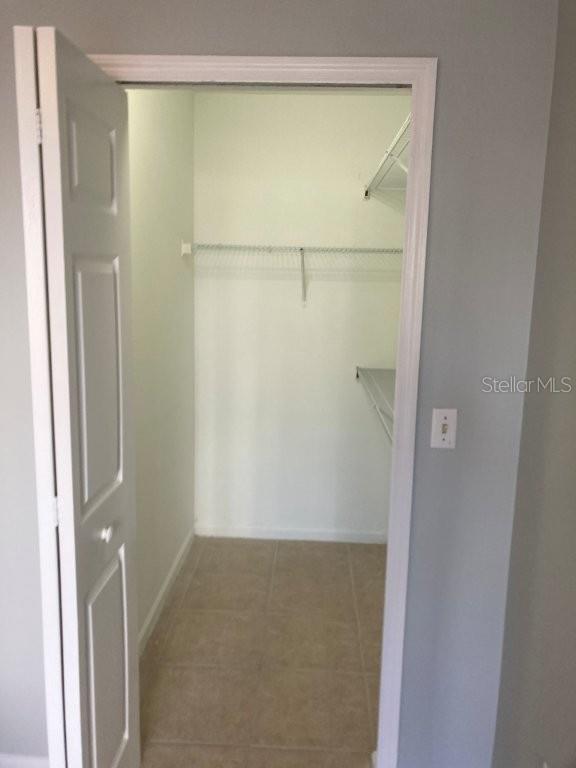 SUNERT LAKE - Residential