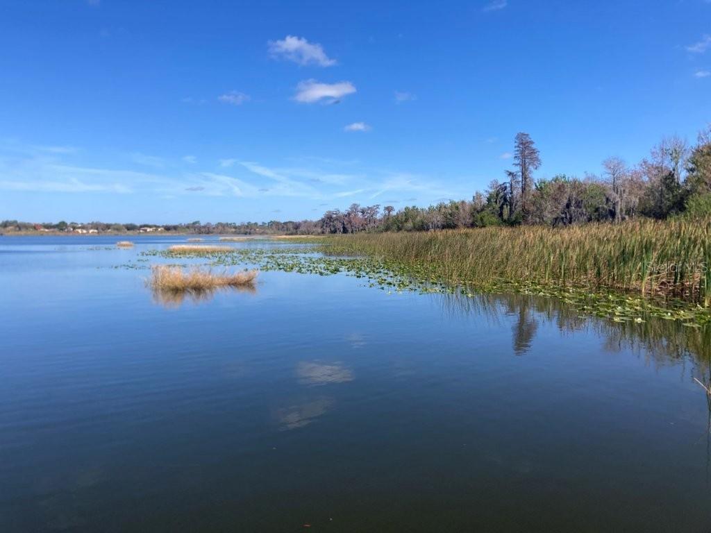 SUNERT LAKE - Residential