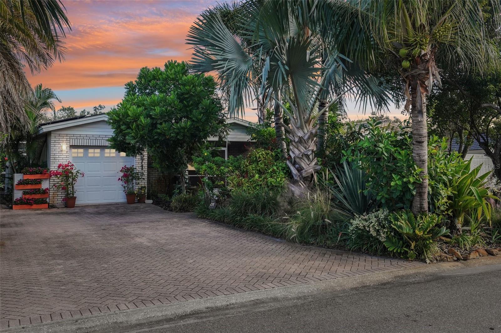 COLONIAL PARKS SUB - Residential