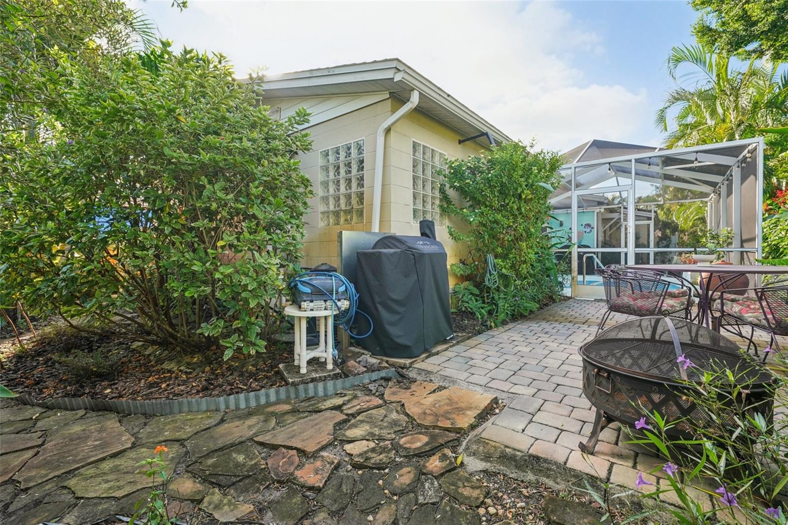 COLONIAL PARKS SUB - Residential