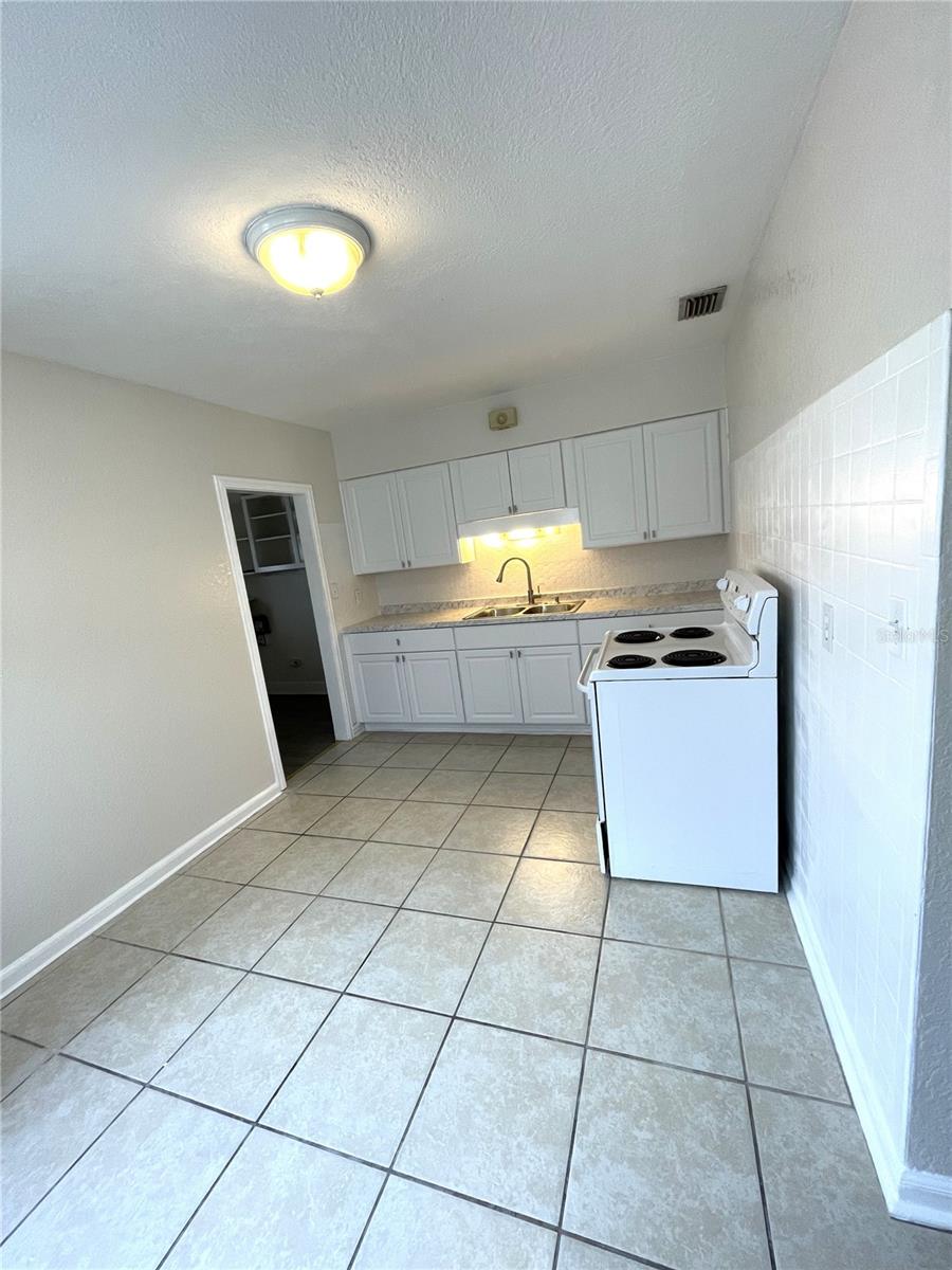 SUN RAY HOMES - Residential