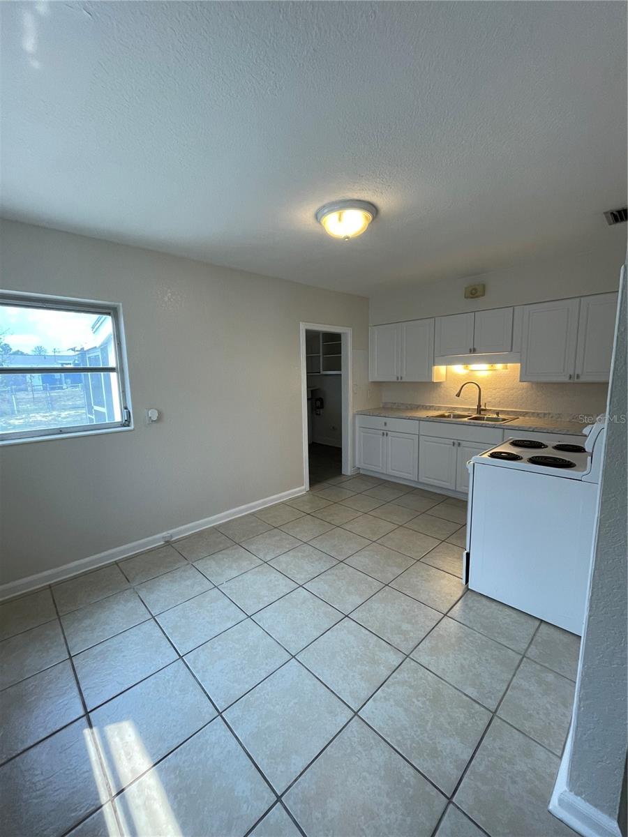 SUN RAY HOMES - Residential