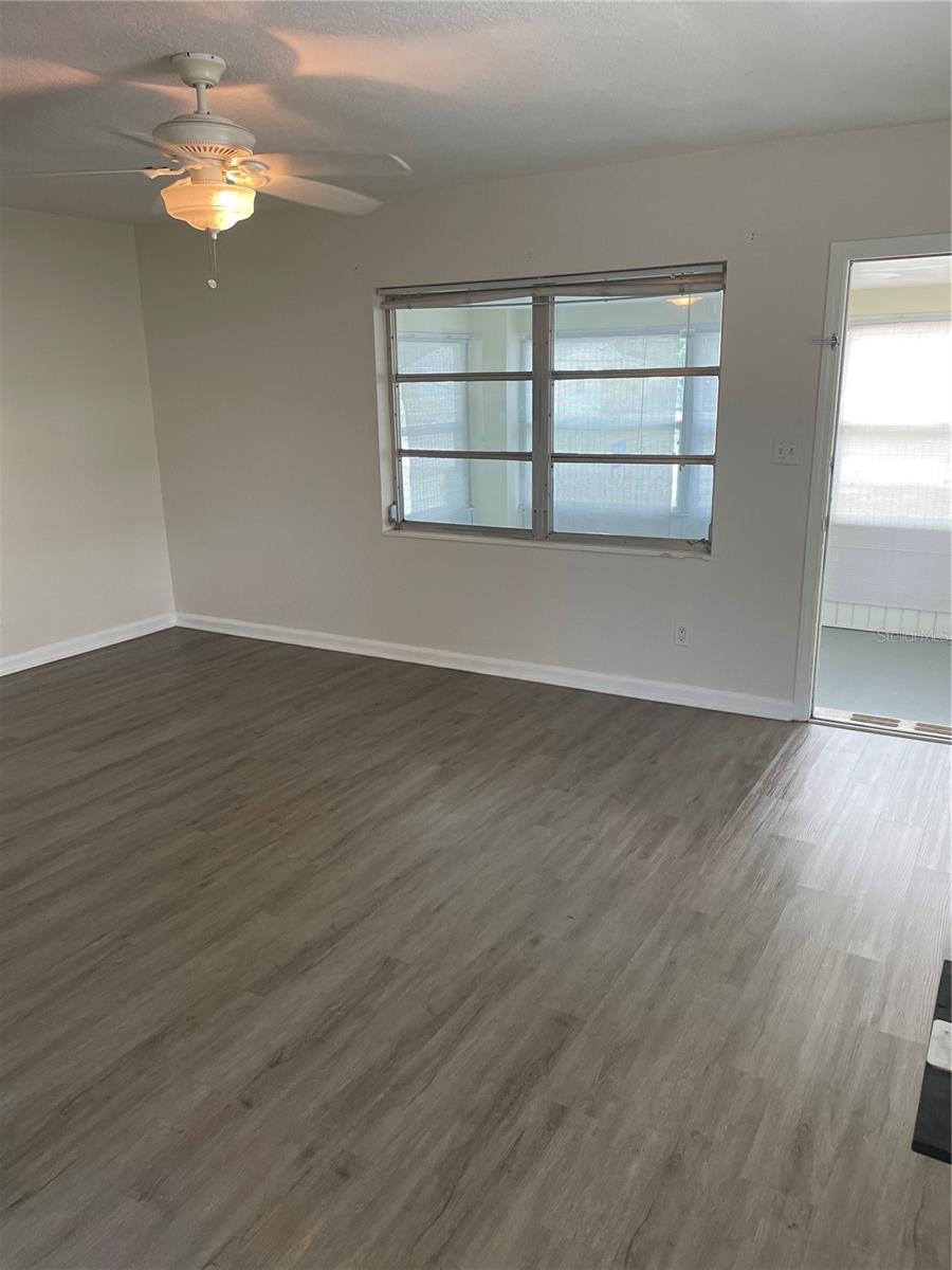 SUN RAY HOMES - Residential
