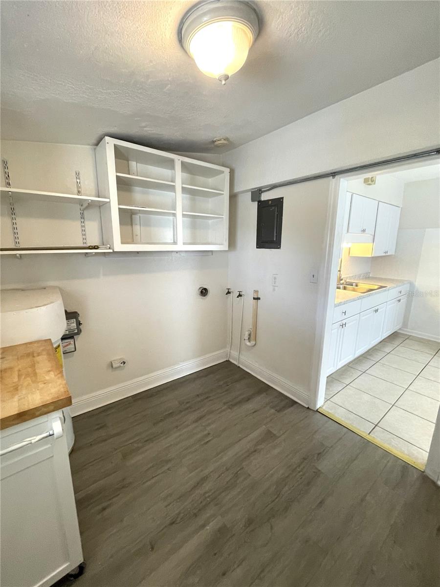 SUN RAY HOMES - Residential