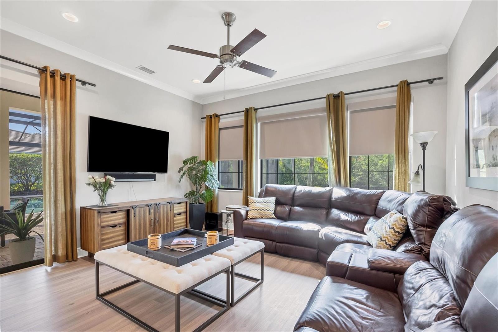 COUNTRY CLUB EAST AT LAKEWD RNCH UU2 - Residential