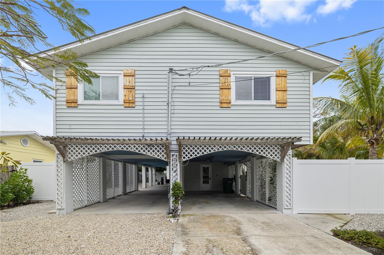 LUANA ISLES - Residential