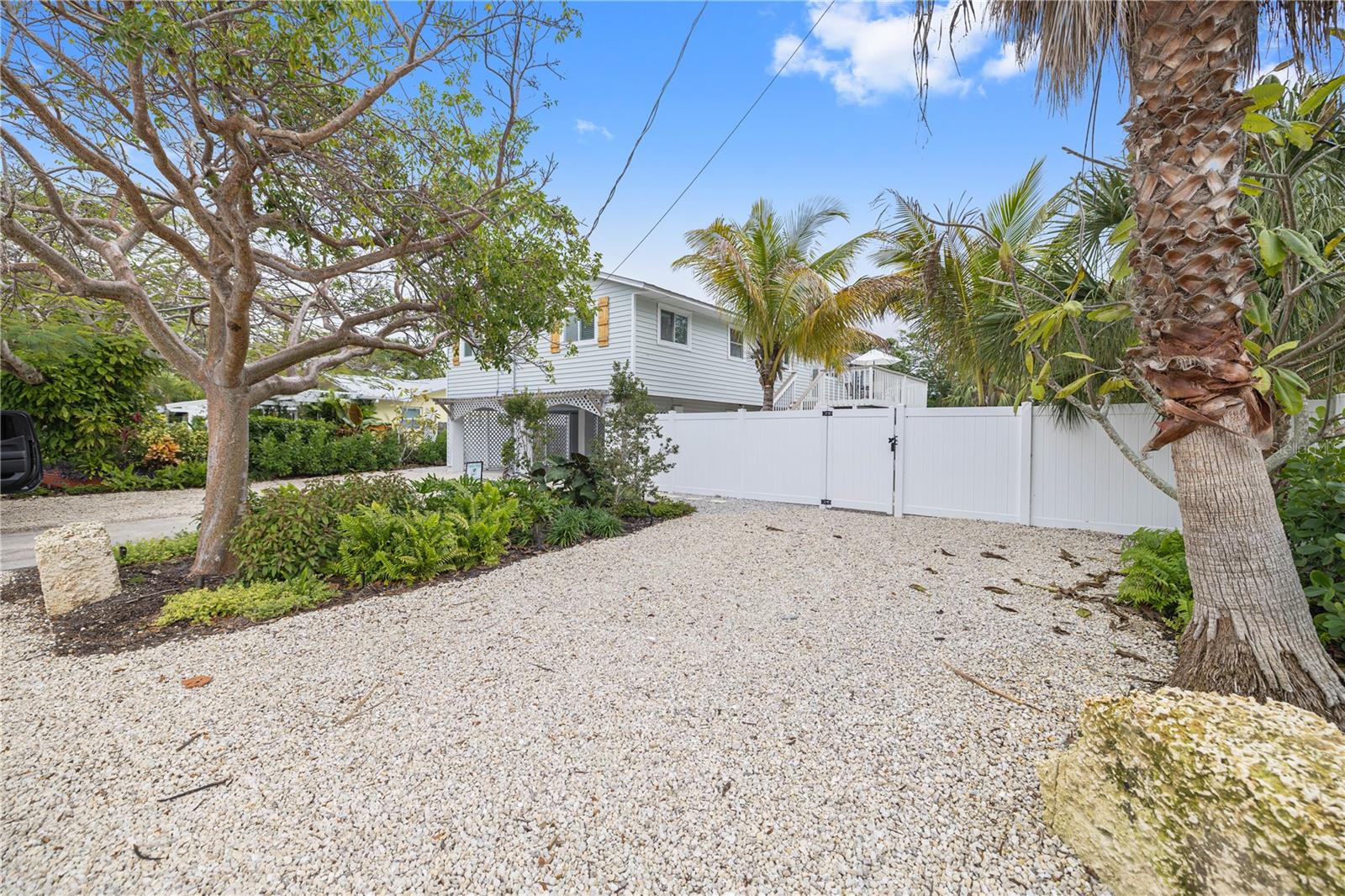 LUANA ISLES - Residential