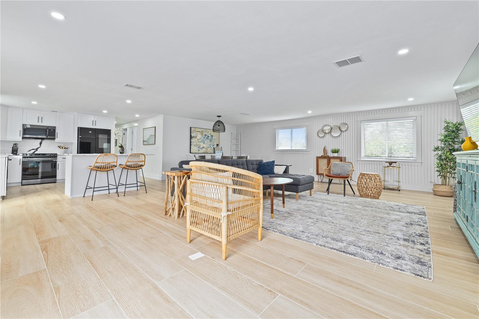 LUANA ISLES - Residential