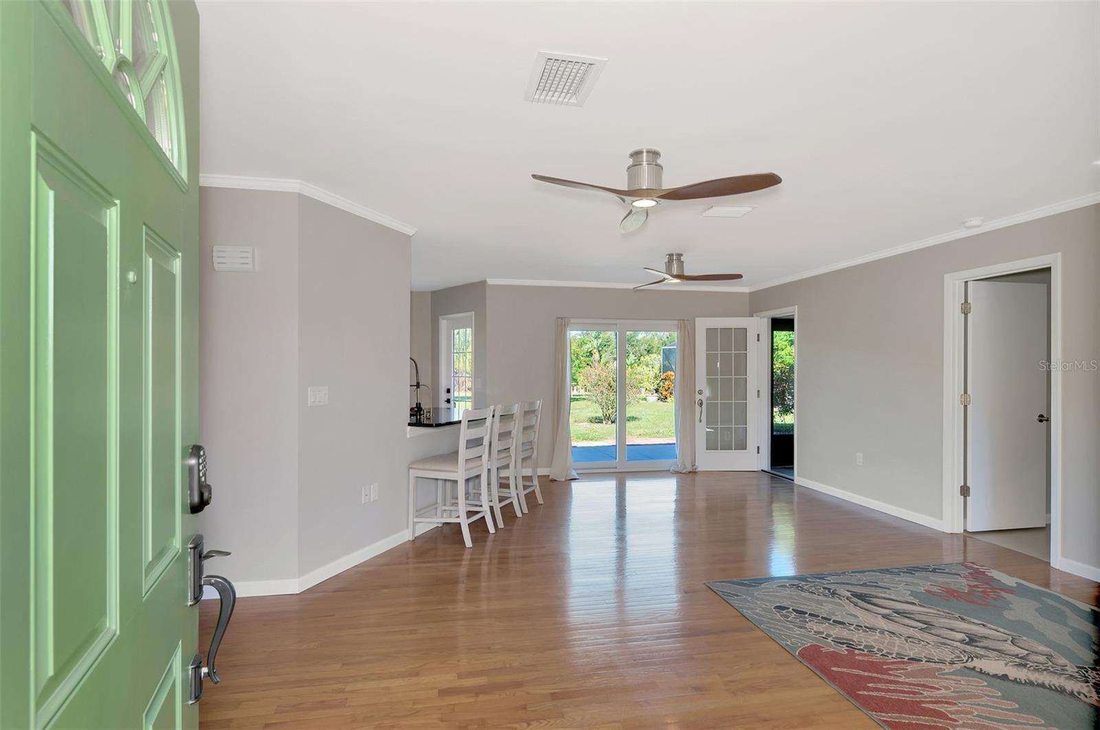 LAUREL HOLLOW - Residential