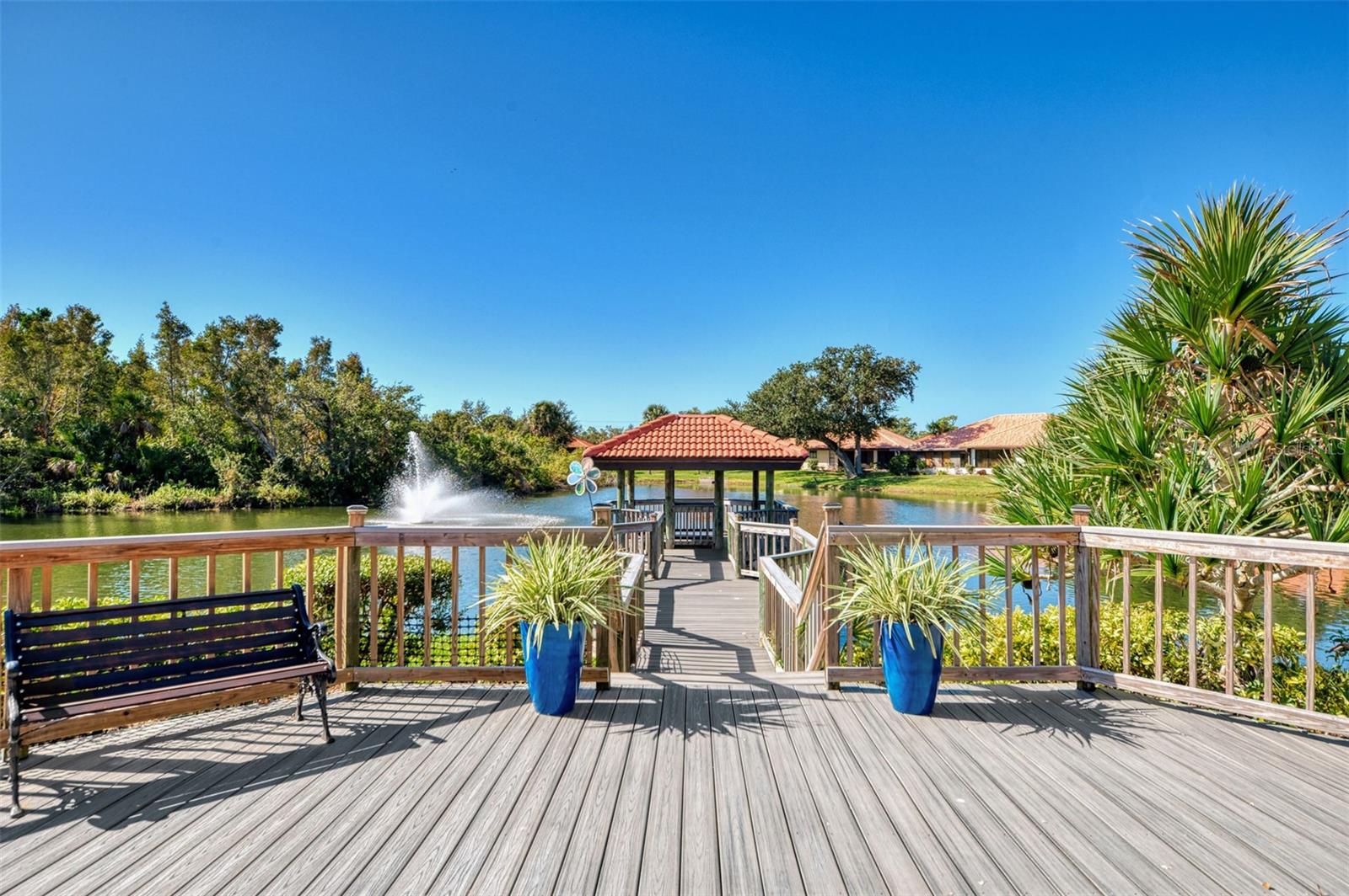 LAUREL HOLLOW - Residential