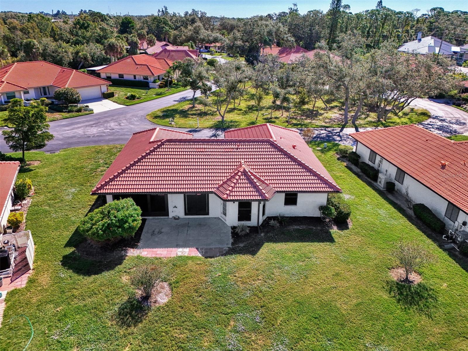 LAUREL HOLLOW - Residential