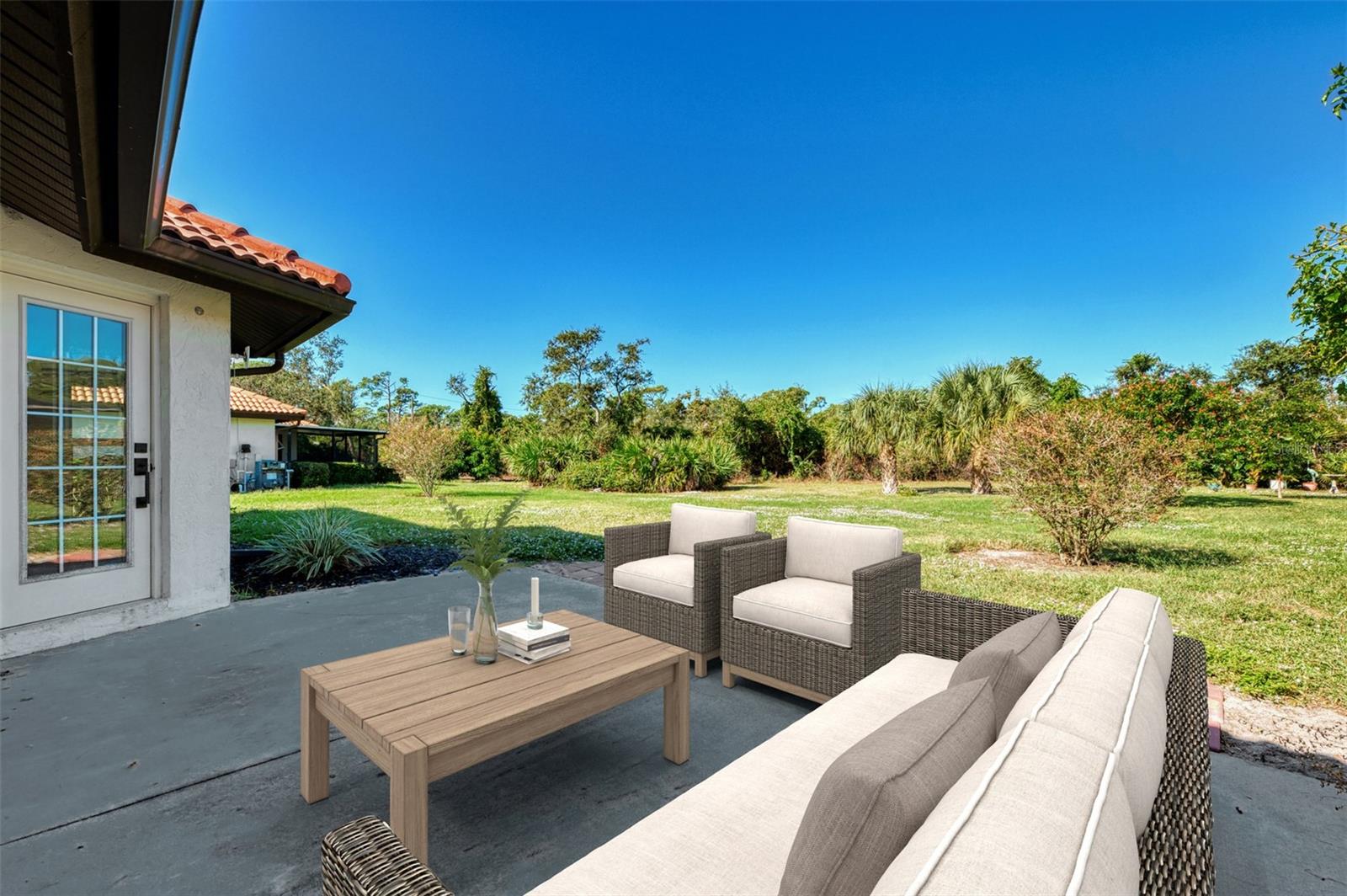 LAUREL HOLLOW - Residential