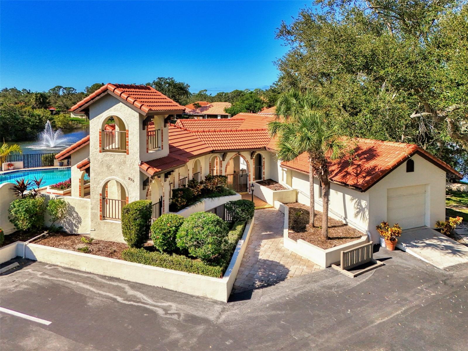 LAUREL HOLLOW - Residential