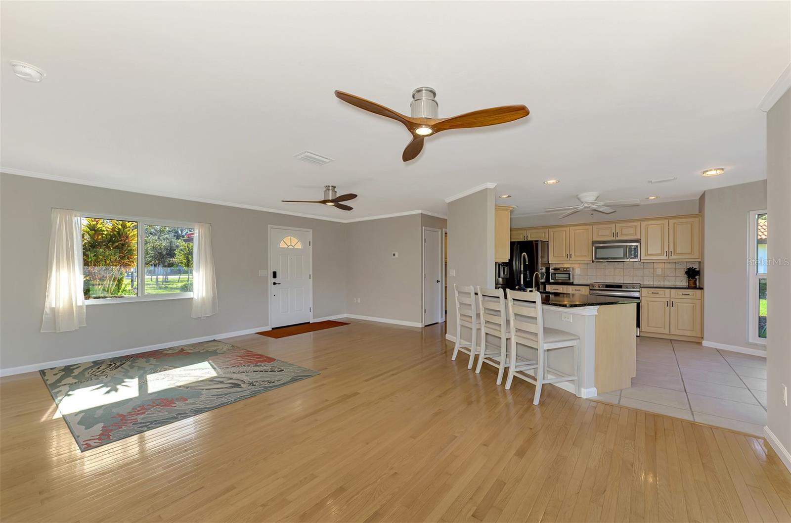 LAUREL HOLLOW - Residential