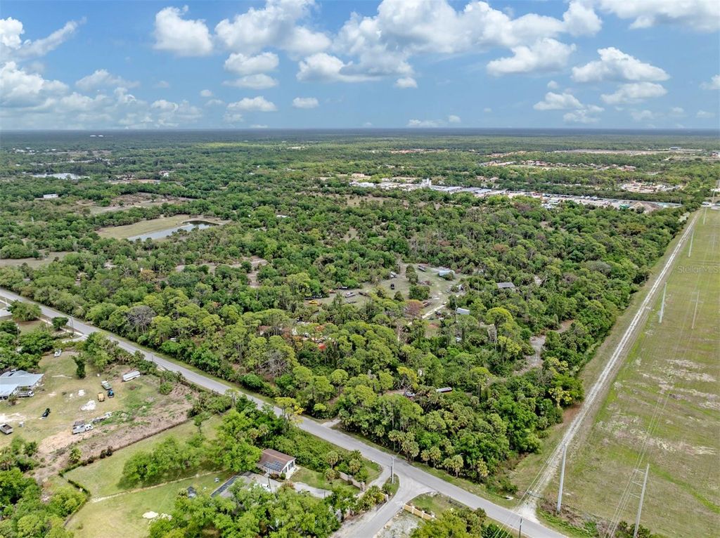 Photo of 400 S Havana Road, Venice, FL 34292 (MLS # N6143729)