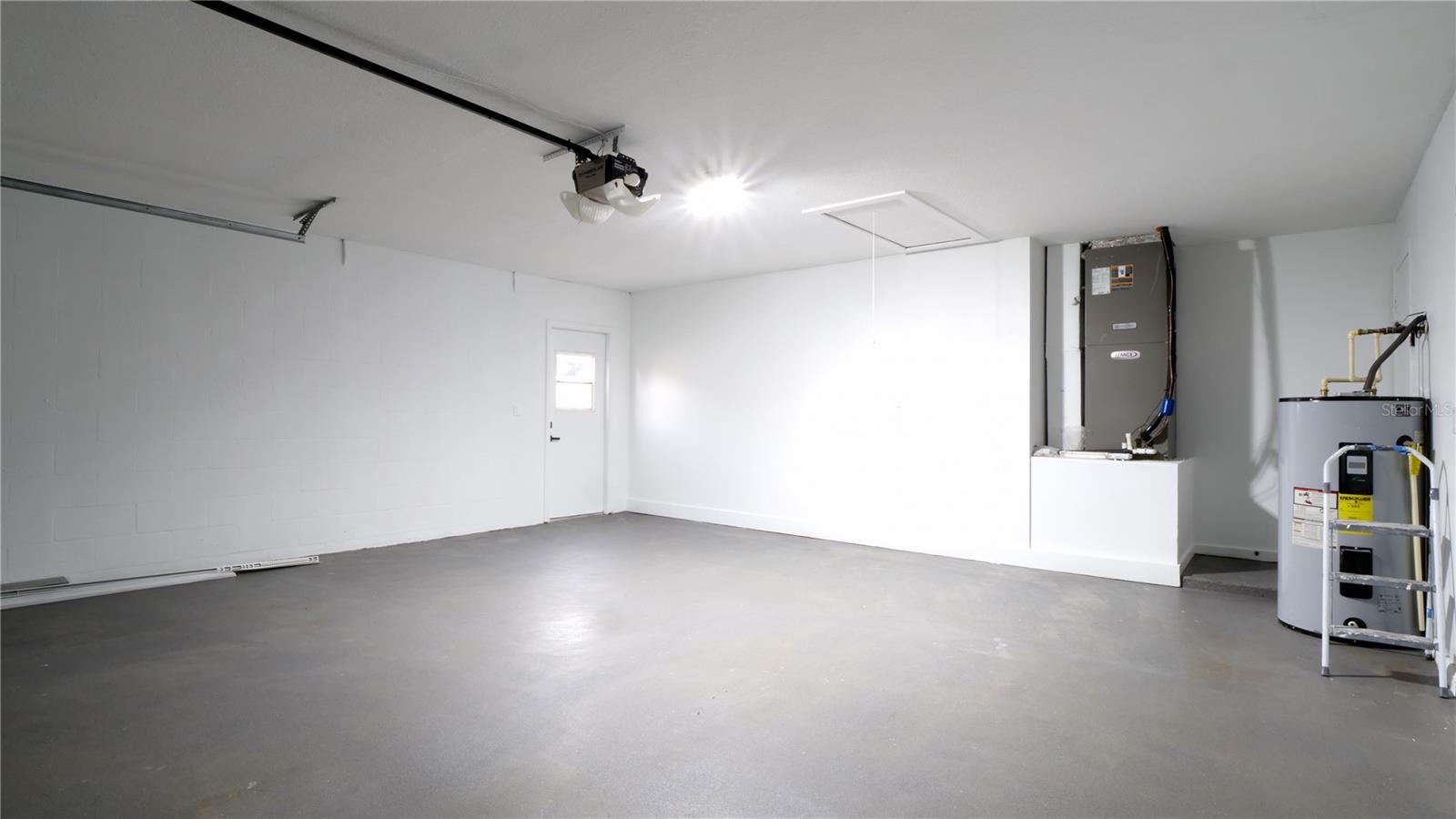 PINE MEADOW - Residential