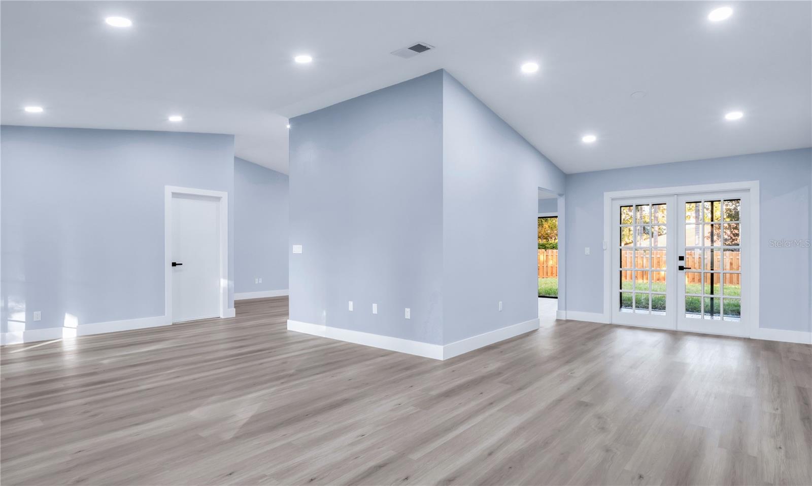 PINE MEADOW - Residential