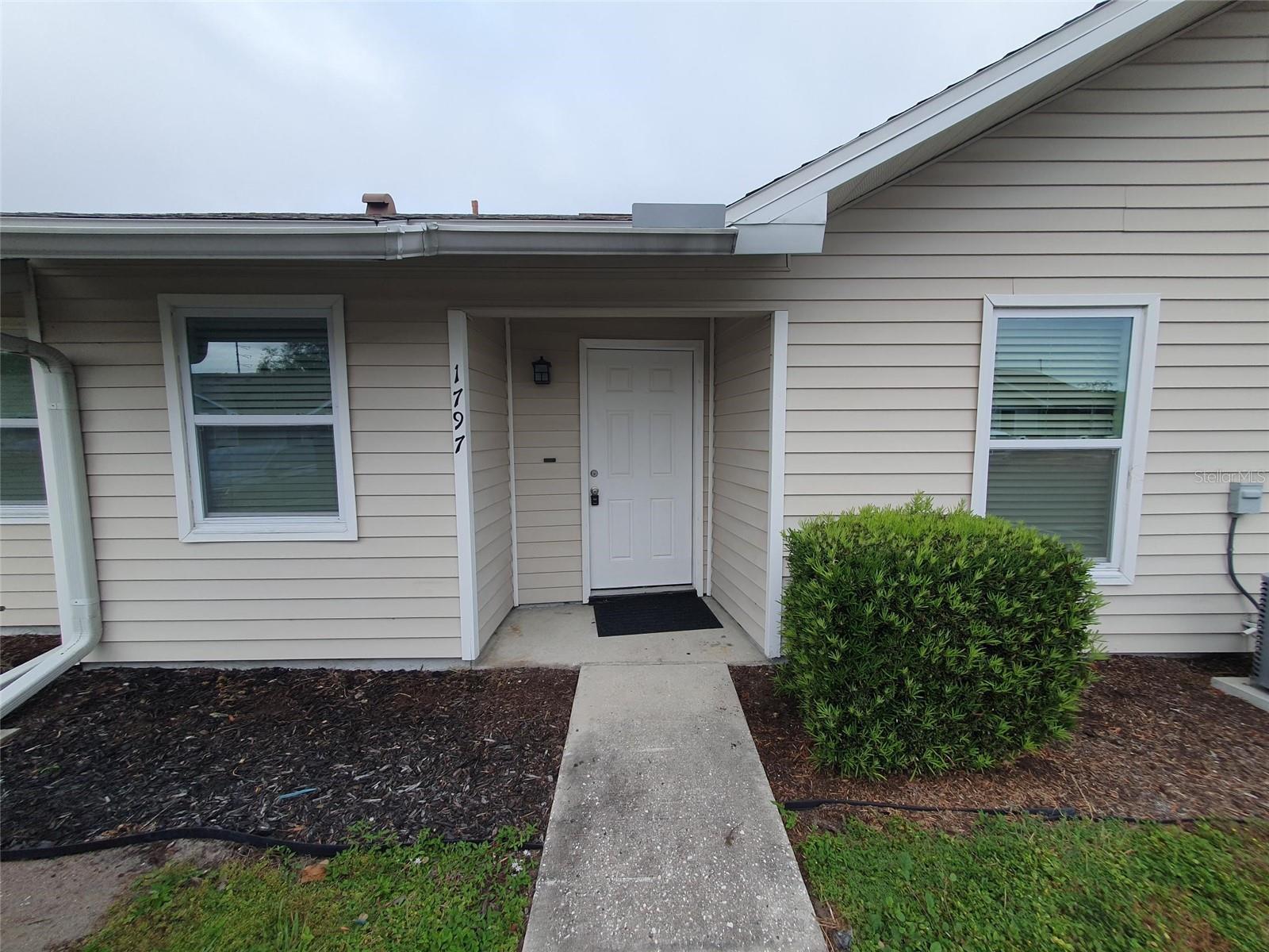 HIDDEN LAKE VILLAS - Residential Lease