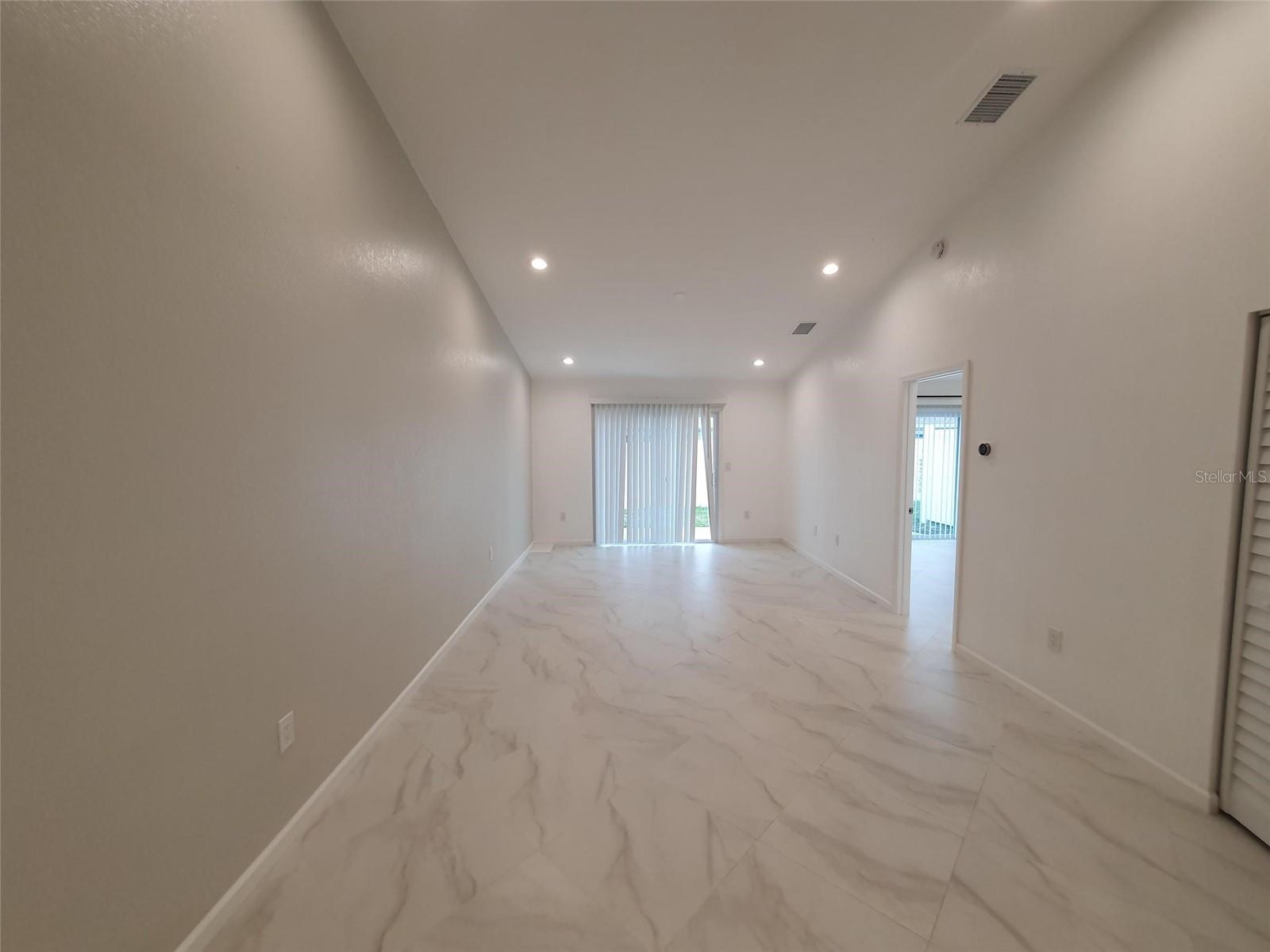 HIDDEN LAKE VILLAS - Residential Lease