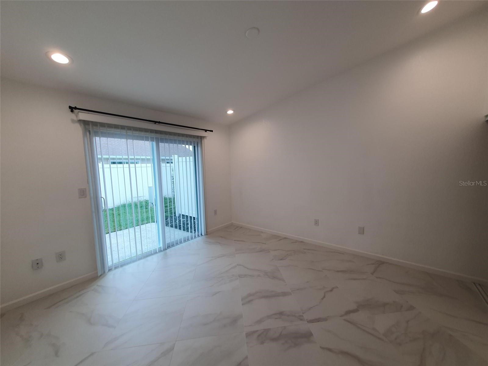 HIDDEN LAKE VILLAS - Residential Lease