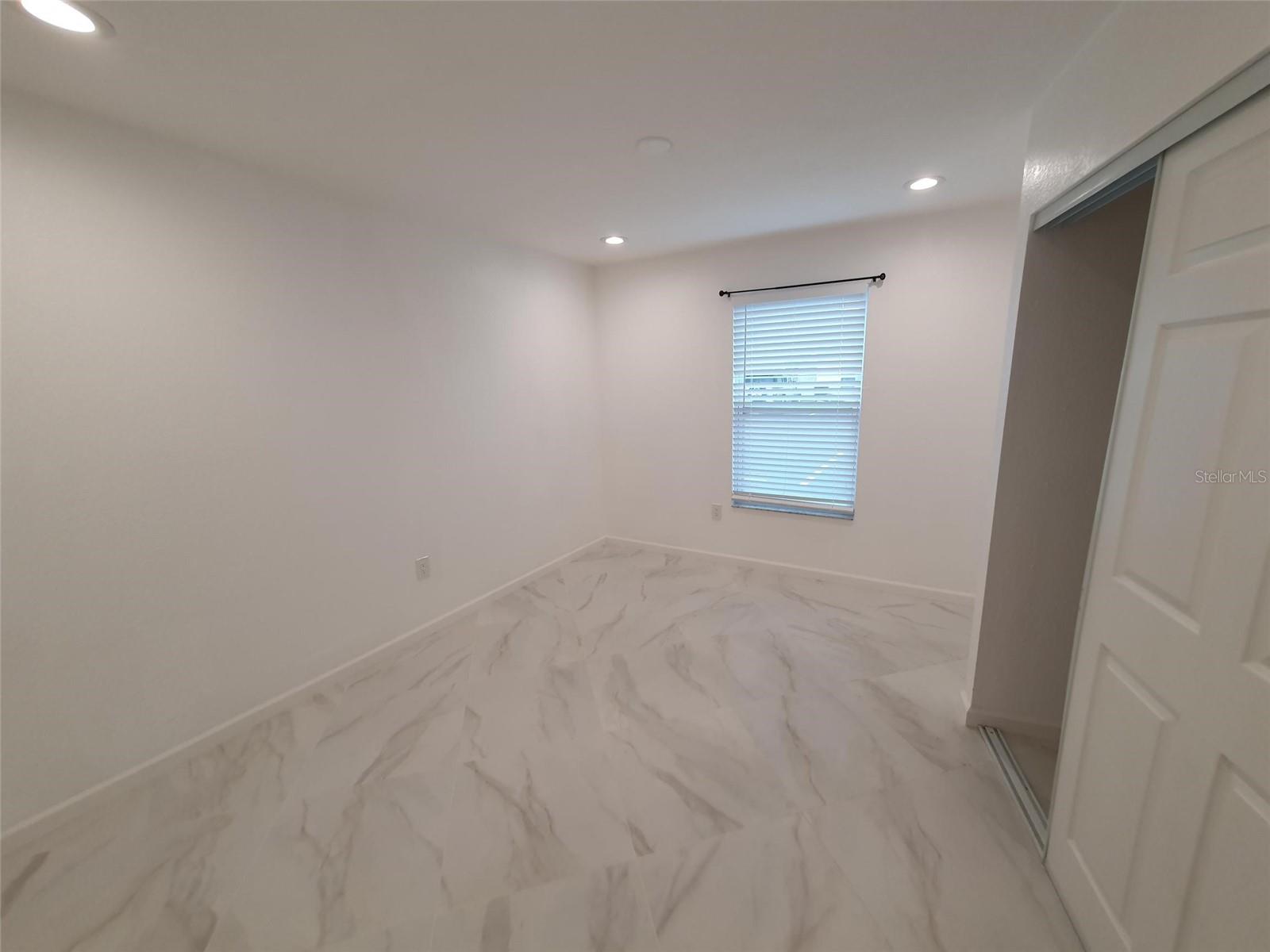 HIDDEN LAKE VILLAS - Residential Lease