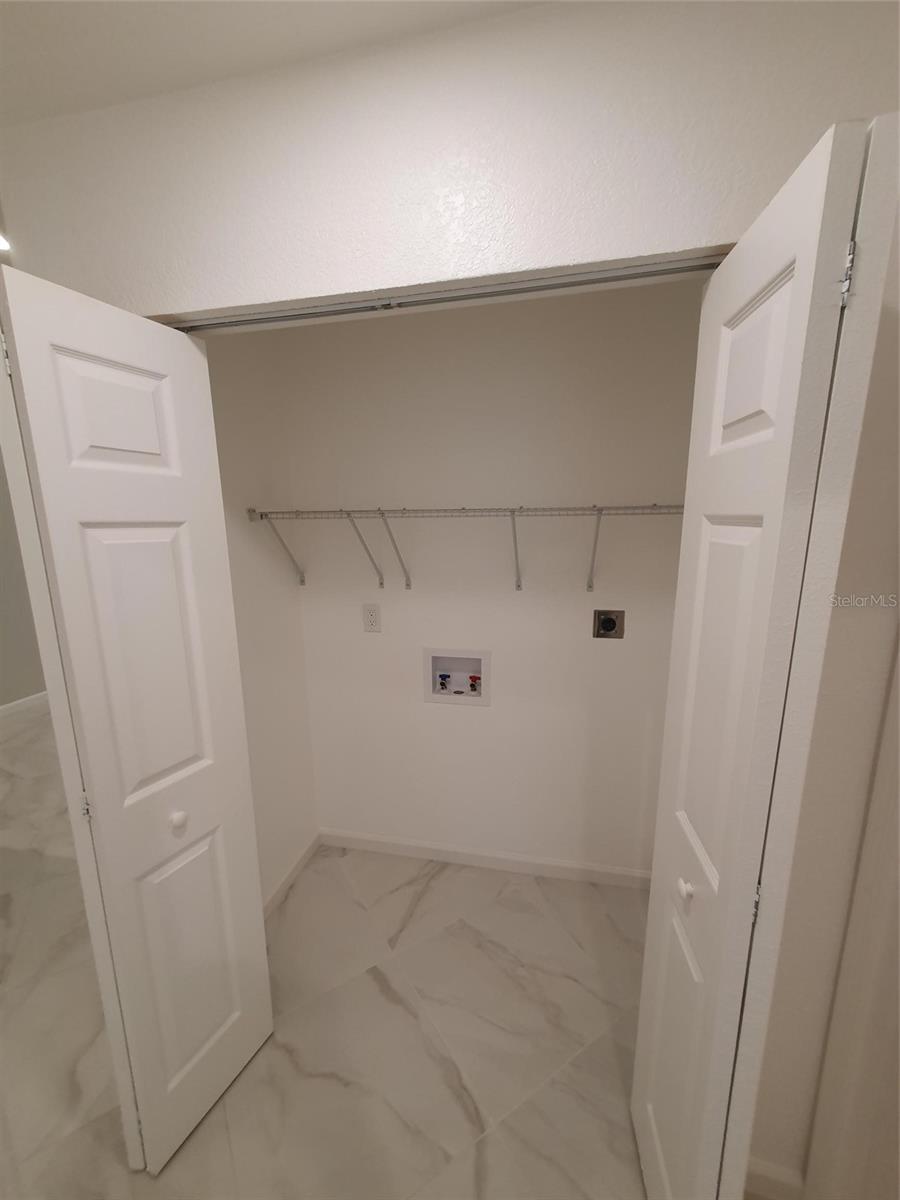 HIDDEN LAKE VILLAS - Residential Lease