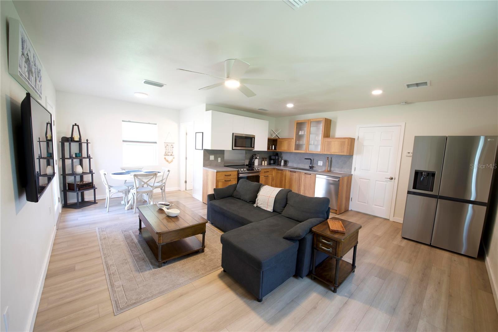 2117 PALM TERRACE