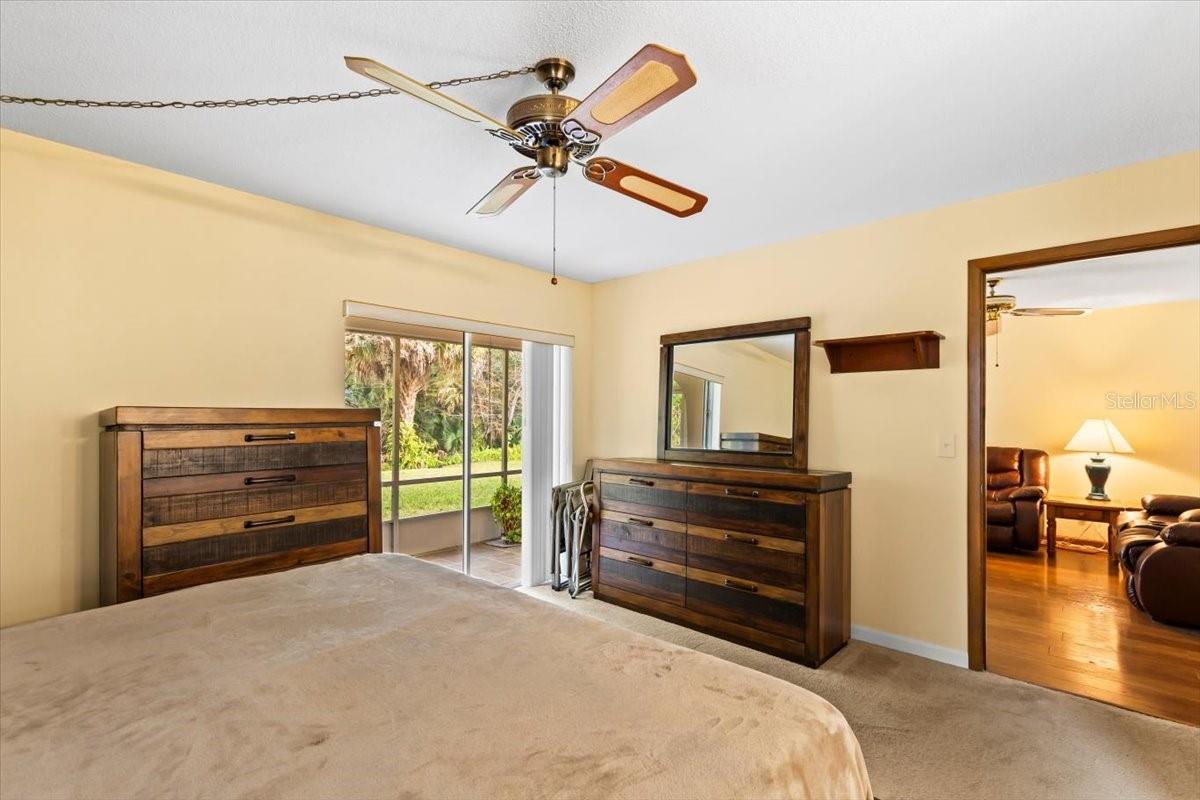 THOUSAND OAKS CONDO - Residential