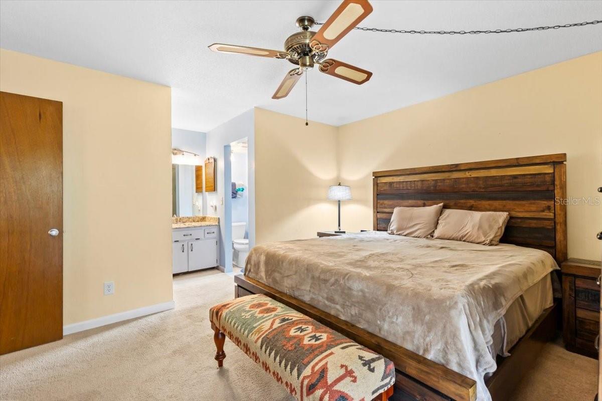 THOUSAND OAKS CONDO - Residential