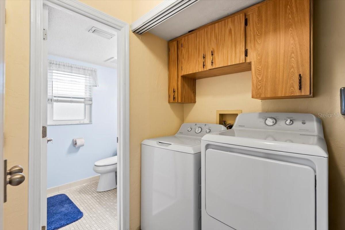 THOUSAND OAKS CONDO - Residential