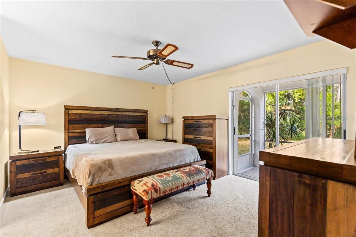 THOUSAND OAKS CONDO - Residential