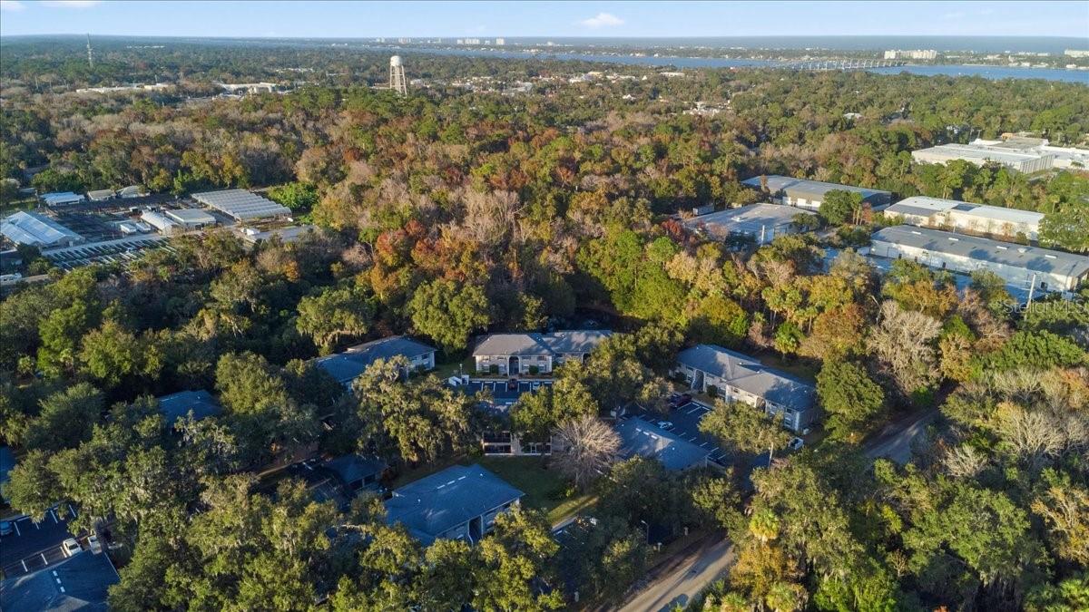 THOUSAND OAKS CONDO - Residential
