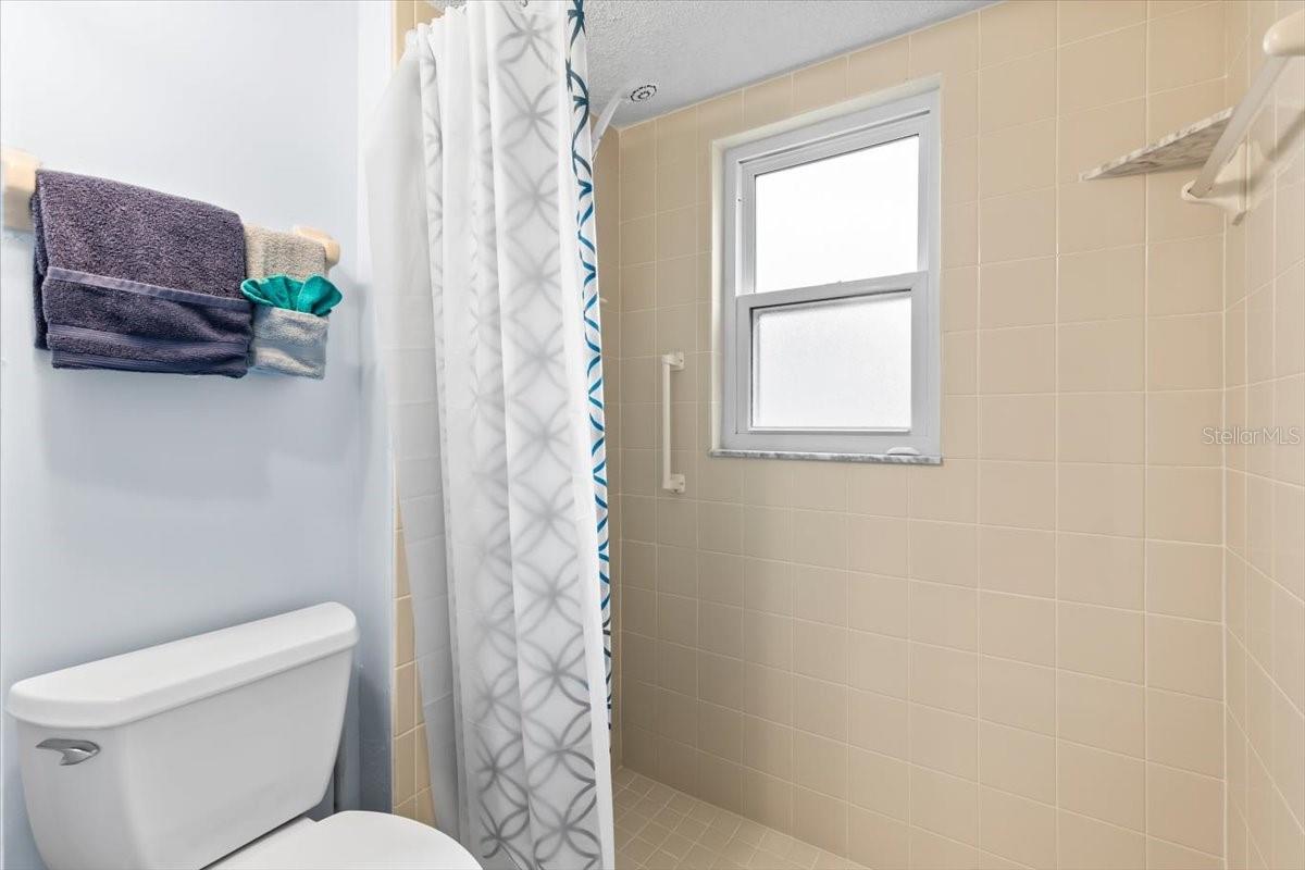 THOUSAND OAKS CONDO - Residential