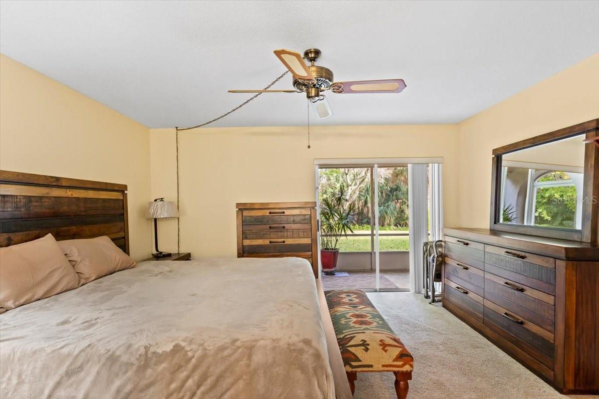 THOUSAND OAKS CONDO - Residential