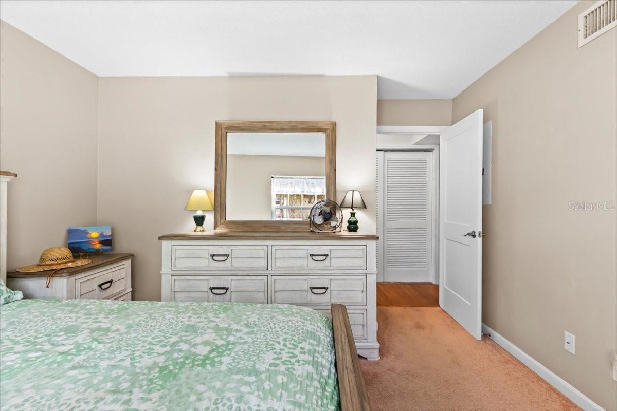 THOUSAND OAKS CONDO - Residential