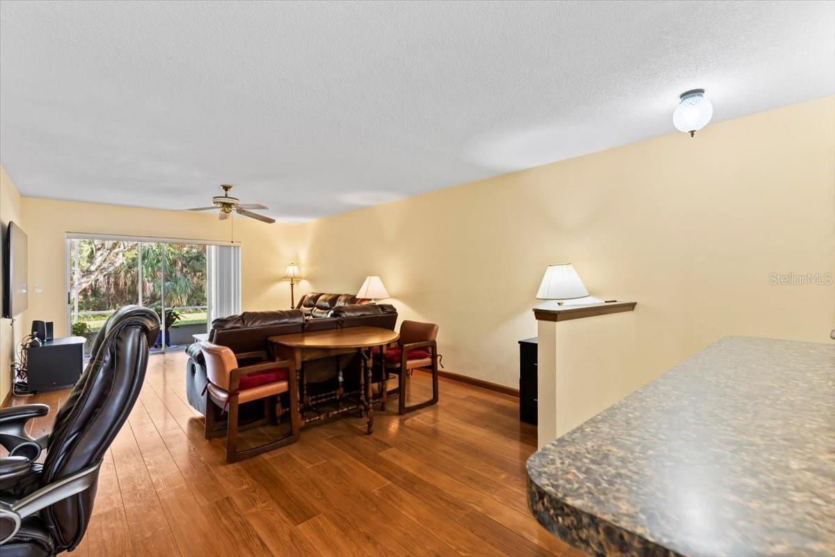 THOUSAND OAKS CONDO - Residential