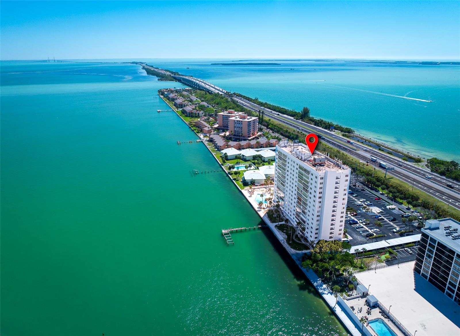 SKY HARBOUR CONDO APTS - Residential