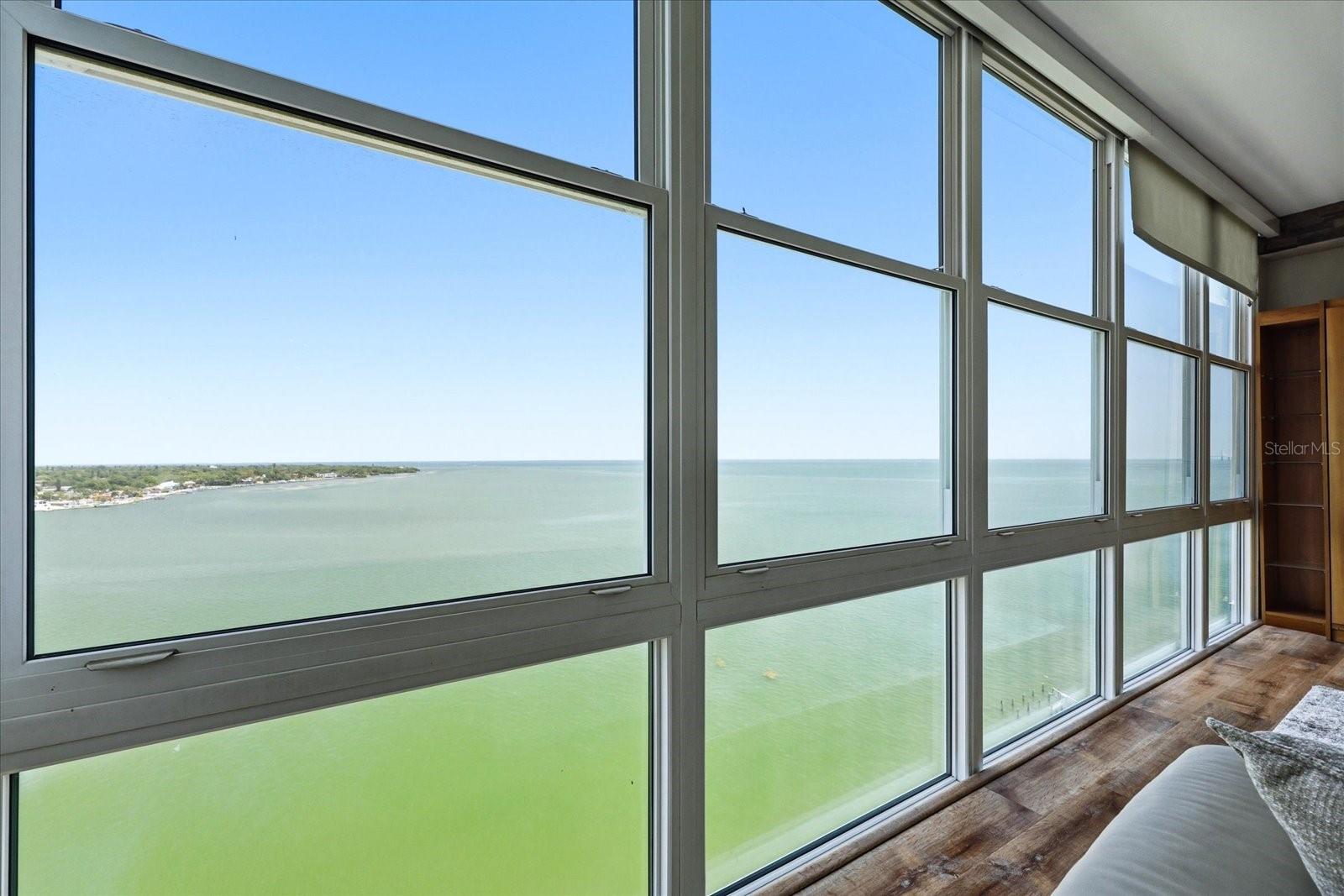 SKY HARBOUR CONDO APTS - Residential