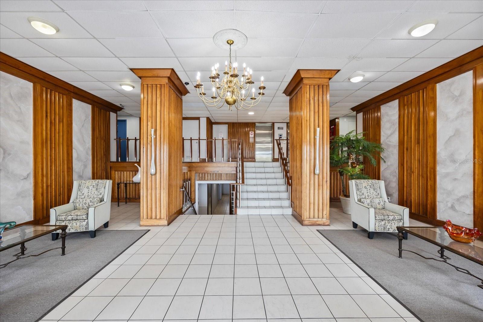 SKY HARBOUR CONDO APTS - Residential