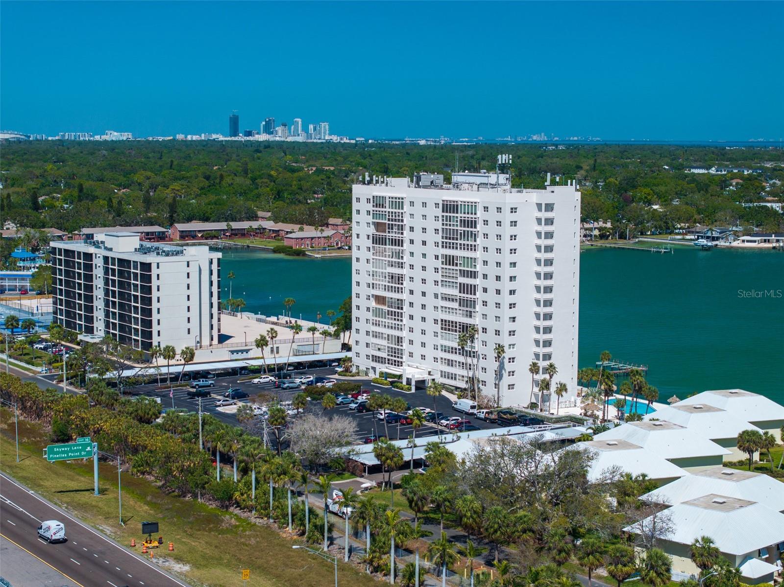 SKY HARBOUR CONDO APTS - Residential