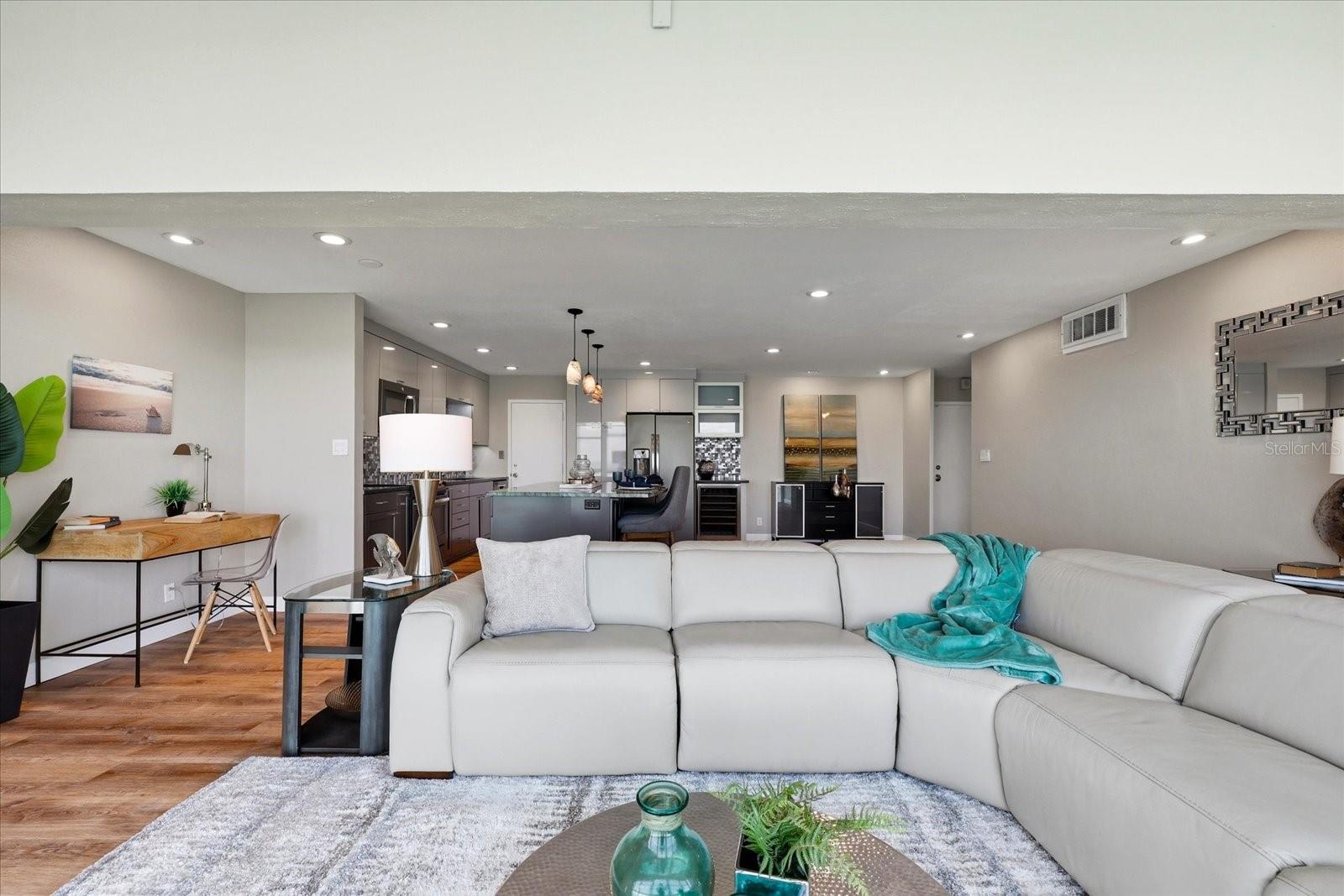 SKY HARBOUR CONDO APTS - Residential