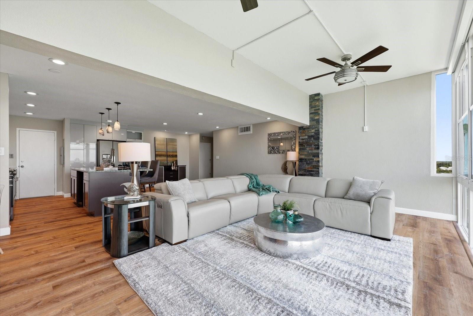 SKY HARBOUR CONDO APTS - Residential