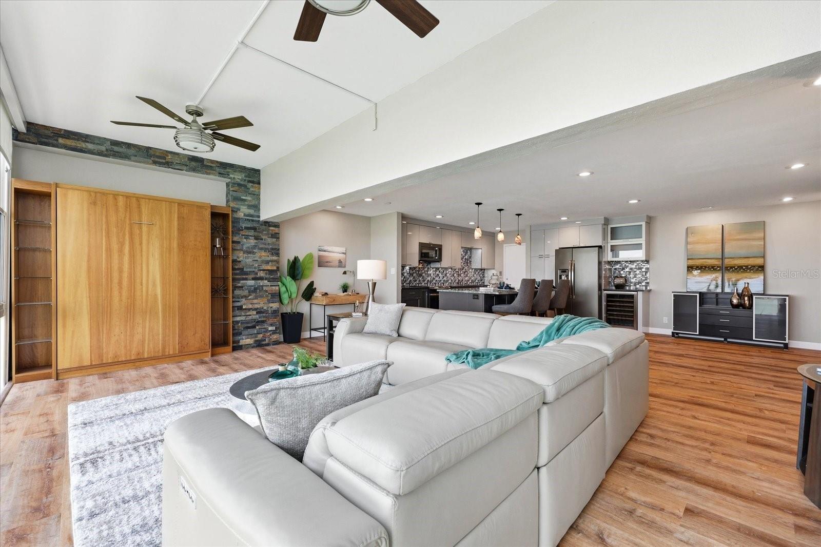 SKY HARBOUR CONDO APTS - Residential