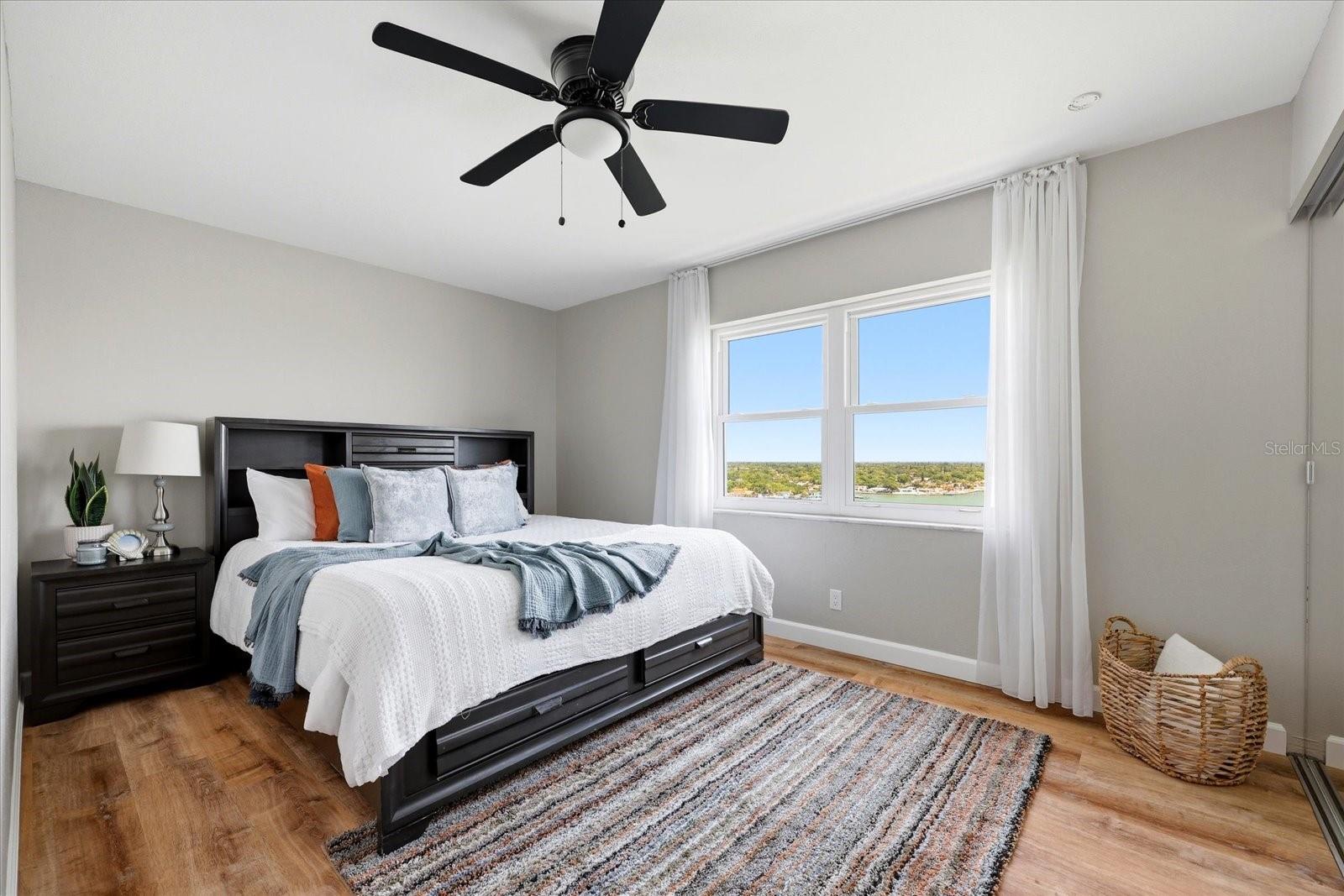 SKY HARBOUR CONDO APTS - Residential