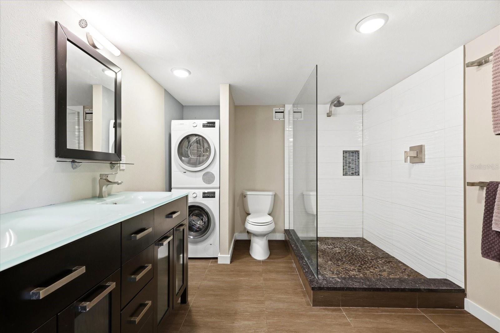 SKY HARBOUR CONDO APTS - Residential