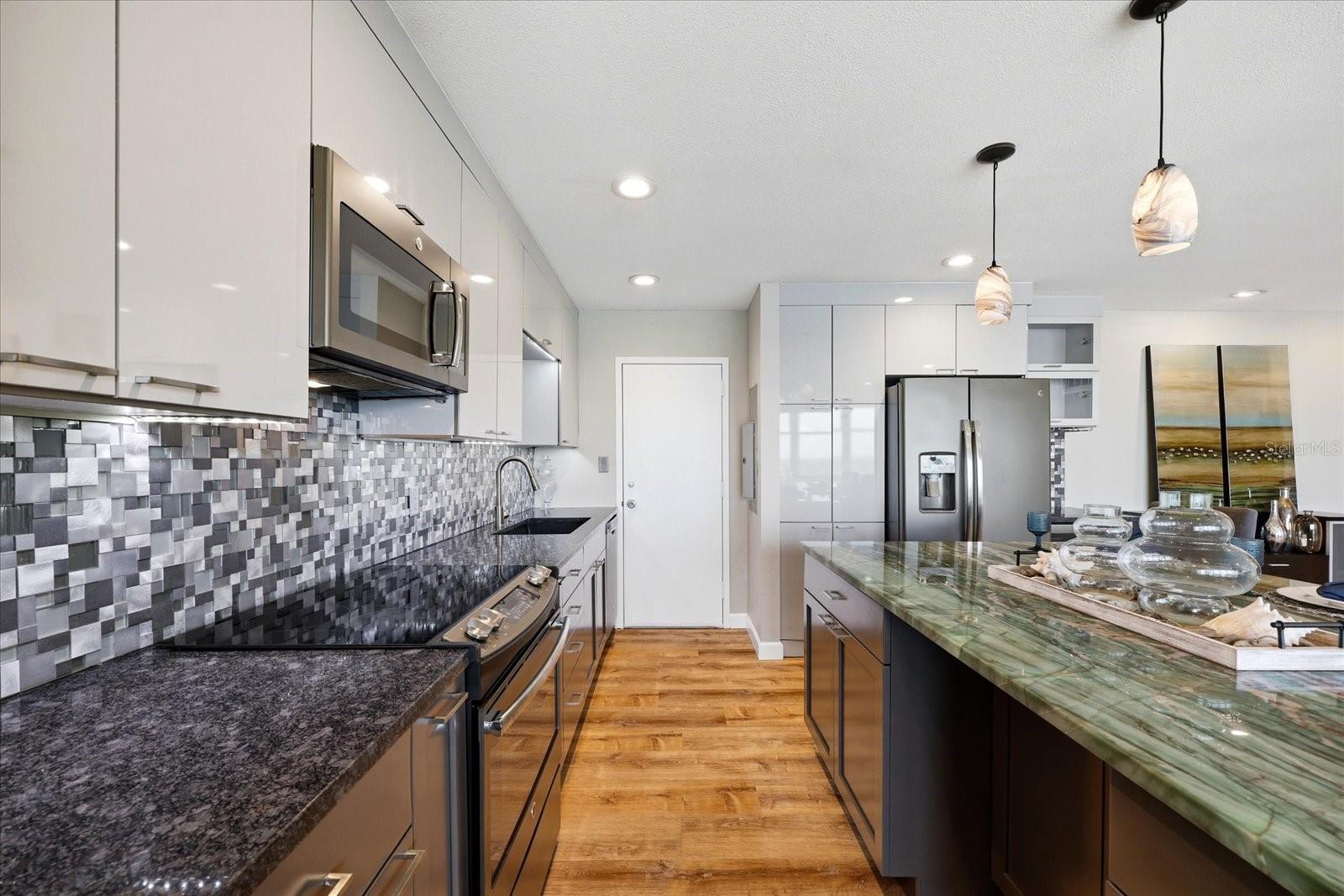 SKY HARBOUR CONDO APTS - Residential